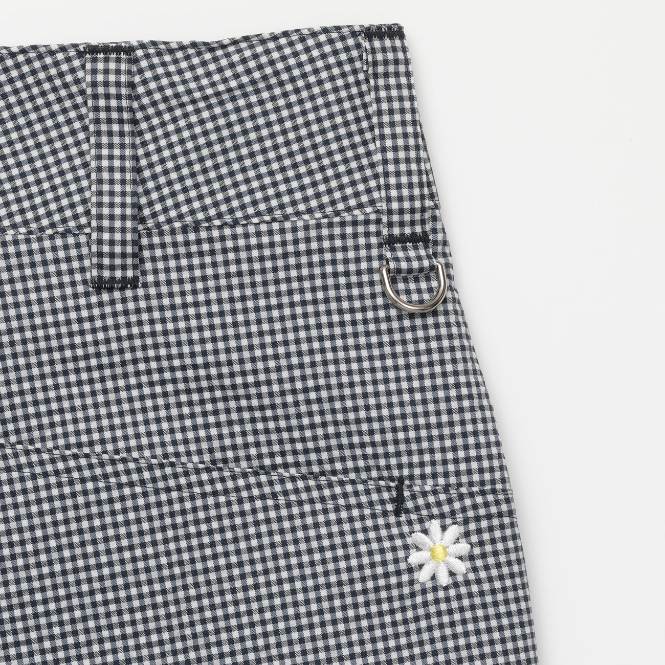 WOMEN
Yukino KIKUMA
"Copsule Collection"
SHORTPANTS
〈"Yukino KIKUMA"ショートパンツ_ネイビーチェック〉