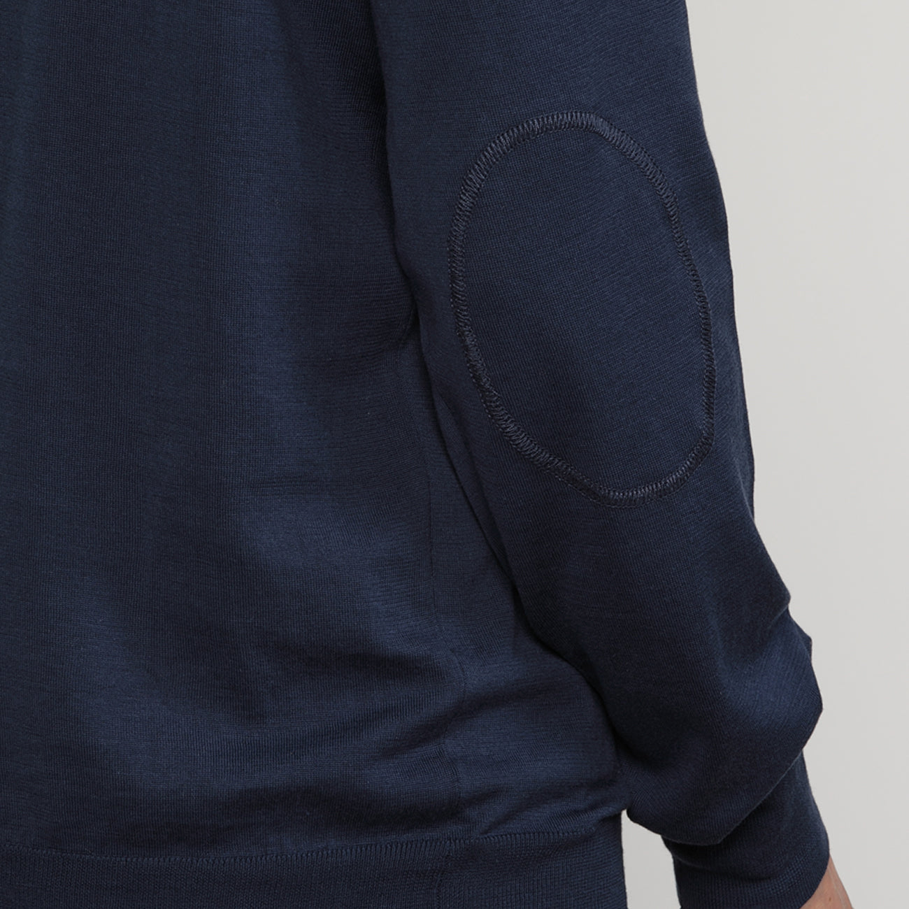 MEN V-NECK SILK KNIT〈Vネックニット_ネイビー〉