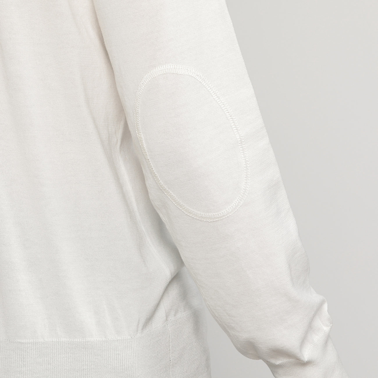 MEN V-NECK SILK KNIT〈Vネックニット_ホワイト〉